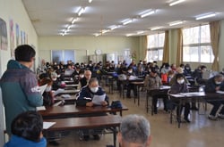今年の選果について振り返る様子