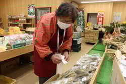わじめを出品する田中さん