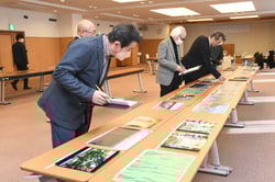 審査員が審査をすすめる（長野県長野市、1月21日）