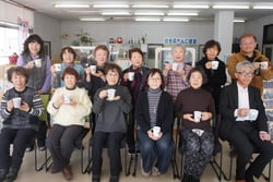 当日参加した女性部員と地域住民ら