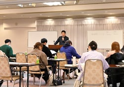 説明をする髙野顧問税理士（長野県大町市で)