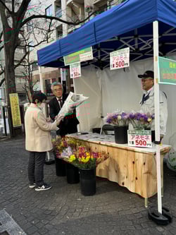 八ヶ岳西麓農産物や特産品を販売・PRした