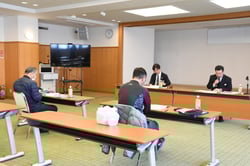 説明を行う滝澤総合企画部長