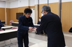 表彰を受ける吉川さん