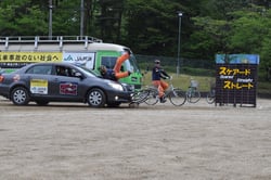 自転車と自動車の衝突事故を再現