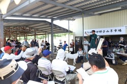 活気ある競りが行われた子山羊市場