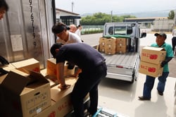 摘果リンゴの集荷作業