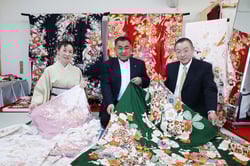 振袖・卒業式用袴予約・相談会に向け準備を進めるあぐりライフ信州諏訪と京呉服販売株式会社の社員