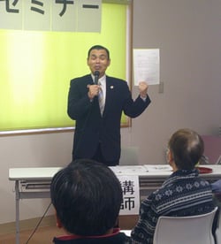 講演を行う渡部代表理事理事長（安曇野市豊科）