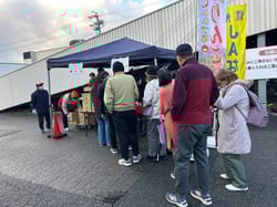 早朝から並ぶお客様