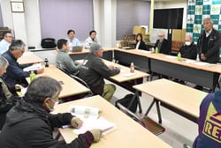 ２５年産について確認する部会員ら