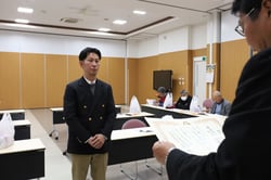最優秀賞を受賞した塩澤裕樹さん（長野県飯田市で）