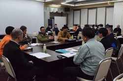 グループワークで熱い討論を交わす生産者ら