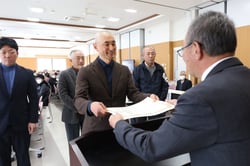 「ナガノパープルの部」最優秀賞を受賞した小笠原さん