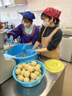みそ玉を作るフレミズカレッジ会員