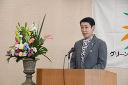 感謝の気持ちを伝える河島部長（長野県長野市、３月２５日）