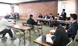 ２５年産について確認する部会員ら（長野県松本市で）