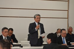 あいさつする田中組合長（３日、長野県松本市で）