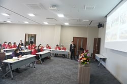 過去の活動を写真で振り返った女性部リーダー研修会（安曇野市豊科）