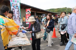 国消国産をＰＲ（５月６日、佐久市で）
