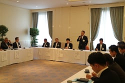 挨拶で要望を伝える小林組合長