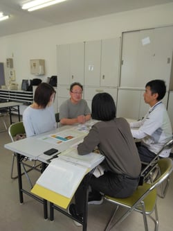 就農に向け担当者に相談する参加者（松本市梓川）