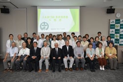 入塾した１４期生と関係者ら（安曇野市豊科）
