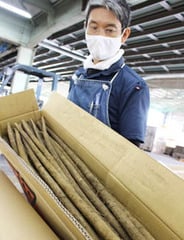 出荷最盛期を迎えたゴボウ