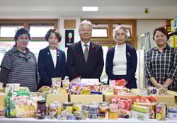 多くの食料品を寄贈したフードドライブ活動