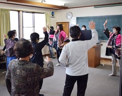 各公民館で行われているそば切り音頭普及活動