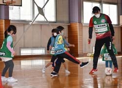 ミニゲームを楽しむ子どもたち