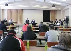 JA全農長野からの報告を聞く出席者