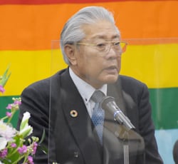 年頭の挨拶をする御子柴組合長