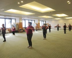 ベルダーを使って全身運動（長野市篠ノ井、1月28日）