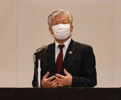 同大会であいさつする千國茂代表理事組合長