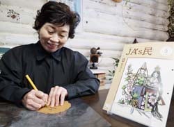 「月刊JA’s民」の表紙を新しく担当する日達れんげさん。初回の3月号は「ひな祭り」がテーマ