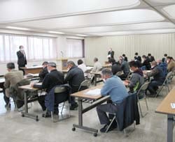 志賀高原支所で開いた組合員懇談会に出席した組合員