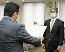 最高位の県佐久地域振興局長賞を受賞した中澤隆弘さん