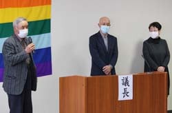 あいさつをする三村部会長
