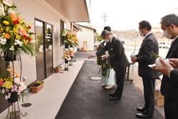 安全祈願へ儀式を執り行う神農組合長
