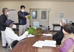 荷造りのポイントを説明
