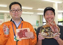 「GWもおよりて！」と企画した、およりてふぁーむ中島所長（左）と飯田漁港　原店長（右）