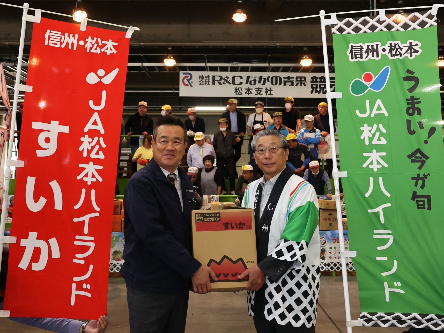 常勤役員が市場ですいかをPR 地元市場でトップセールスを実施 | 県内