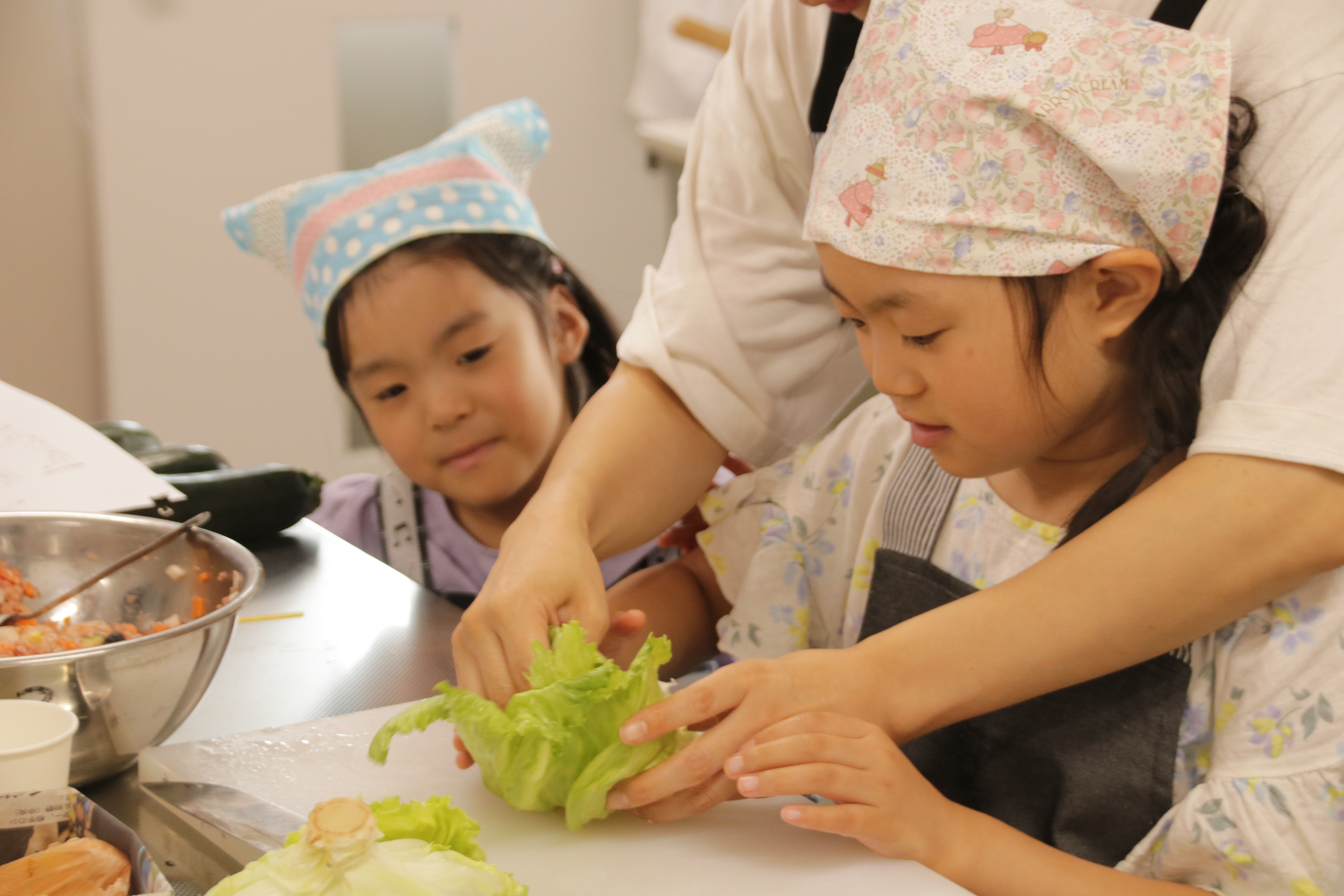 子供たちが調理に挑戦