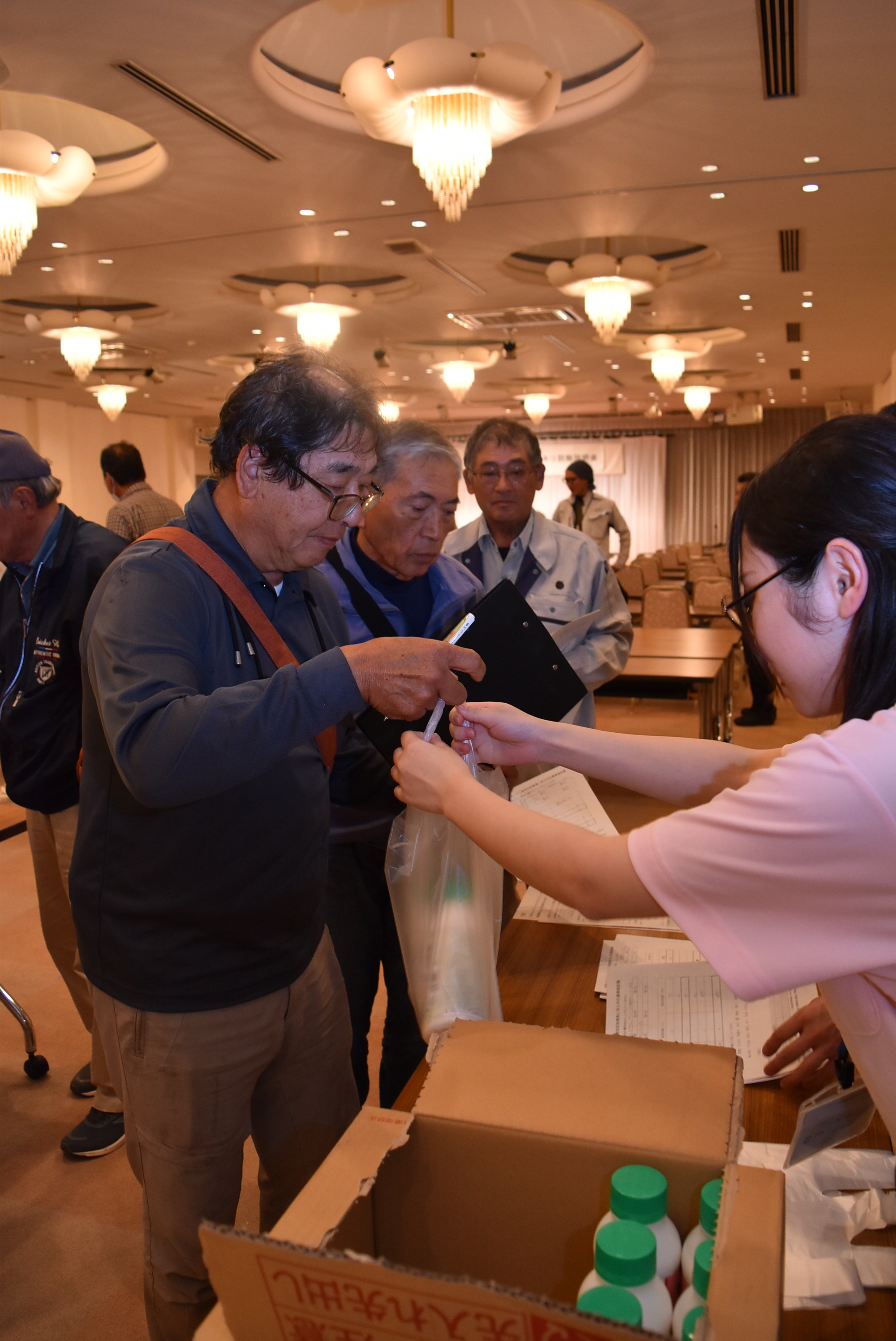 生態を知って早期防除を　クビアカツヤカミキリ対策で農薬無償配布