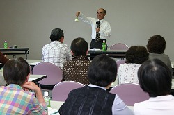 「家庭菜園での野菜栽培学ぶ」の画像