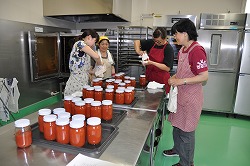 「育てたトマトでケチャップ作り」の画像