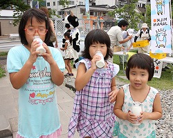 「牛乳のおいしさPR、全て国産アピール」の画像