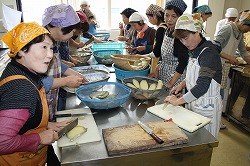 「干し芋作りで初の講習」の画像