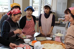 「子育てママを対象に料理教室」の画像
